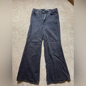 Classic Black Levi’s Loose Flare Women's Jeans